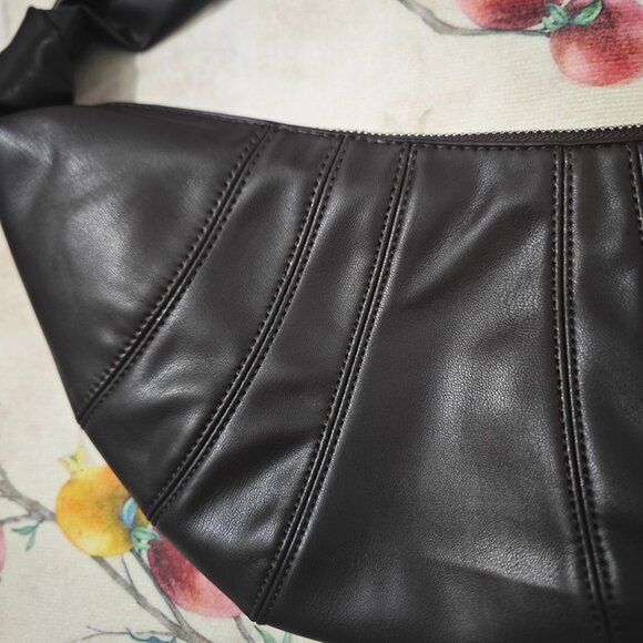 Lemaire Black Horn Shoulder Bag - Picture 2 of 10